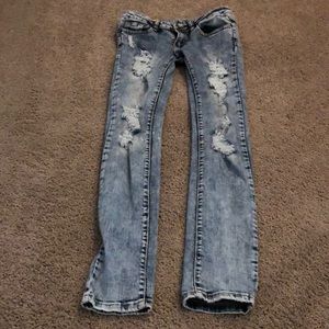 Women’s distressed jeans NWOT